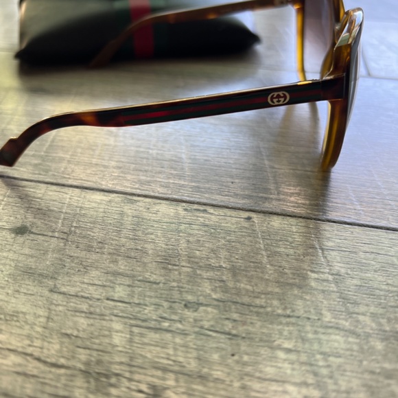 Gucci Cat Eye Sunglasses - Picture 2 of 4